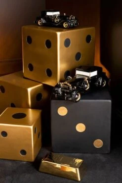 Voiture Ancienne Résine Noire Dorée Ysarg -AMSCAN Soldes Magasin voiture ancienne resine noire doree ysarg 5415203954664 352956